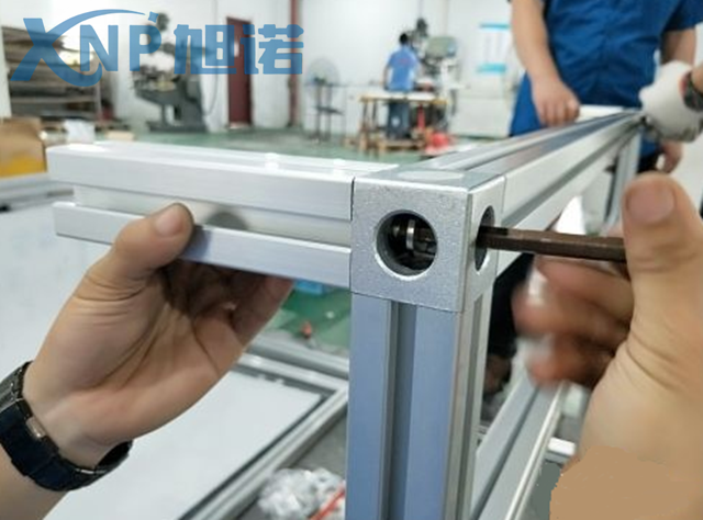 三根或多根工業(yè)鋁型材連接.png 三根或多根工業(yè)鋁型材連接.png