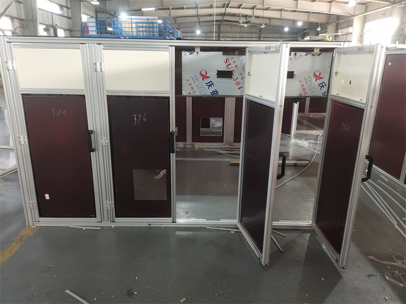 鋁型材自動化設(shè)備防護(hù)罩加工定制